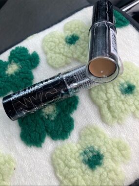2 NYC Stick Foundations- 102 Natural Beige